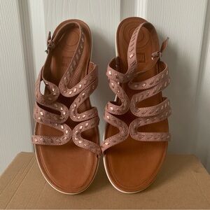 *SOLD*Fitflop Pink Strappy Sandals Size 10